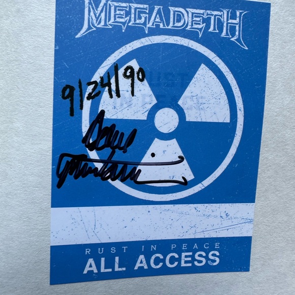 Autographed Rust in Peace Book by Dave Mustaine - Picture 3 of 4